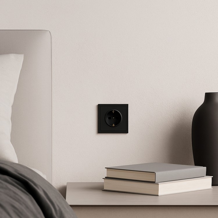 Розетка Ardero ER121-B Soft 16А із заземленням чорна