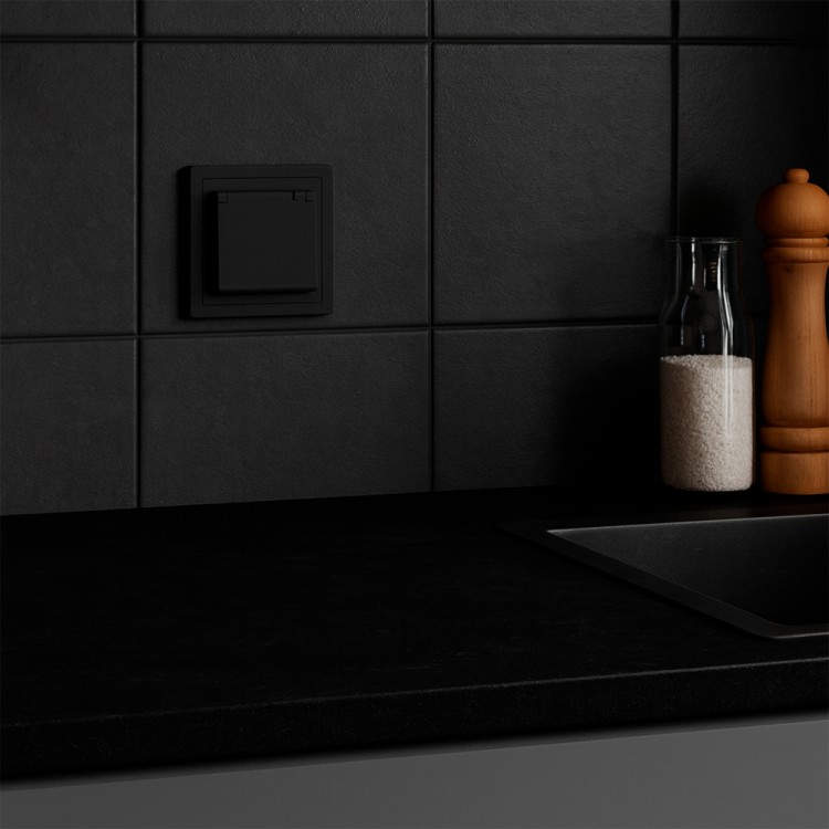 Розетка Ardero ER131-B Soft 16А із заземленням кришкою та шторками чорна