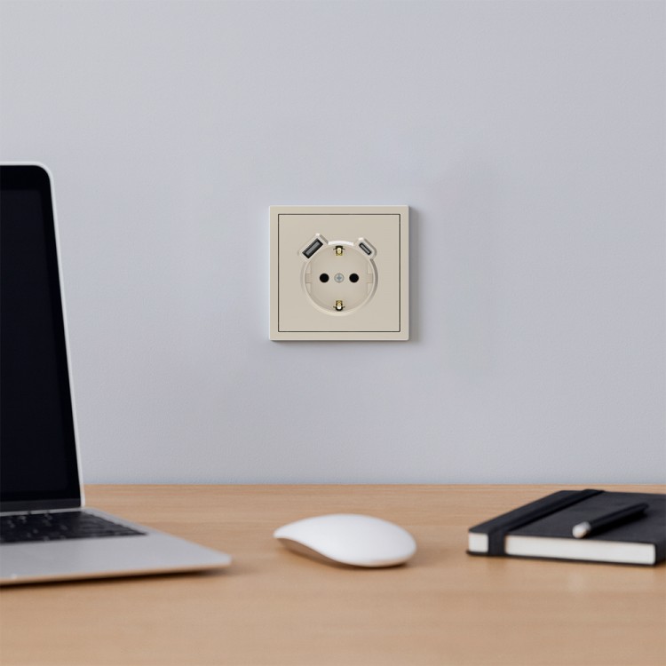 Розетка з додатковими виходами USB/Type-C Ardero ER123USB-C Soft 18W/20W із заземленням шампань